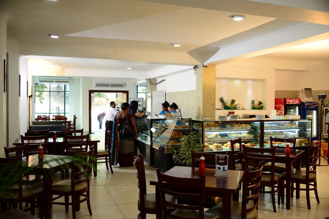 The Royal Mall Kandy Exteriér fotografie